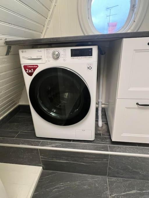 Haerligt Stort Boende I Perfekt Laege Borås Extérieur photo